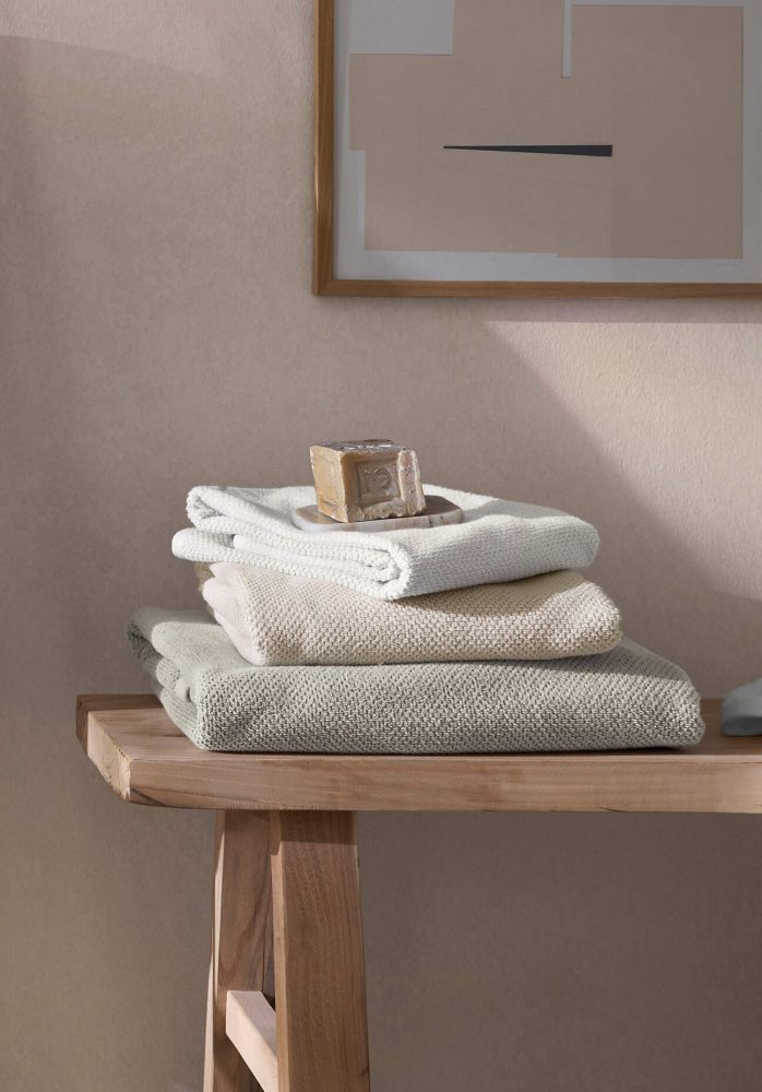 hessnatur Frottier-Handtuch mit Struktur aus Bio-Baumwolle - beige Grösse30x50 cm