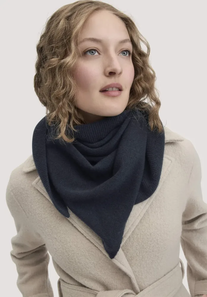 hessnatur Damen Dreieckstuch BETTER RECYCLING aus Cashmere - blau - Größe 57x125 cm