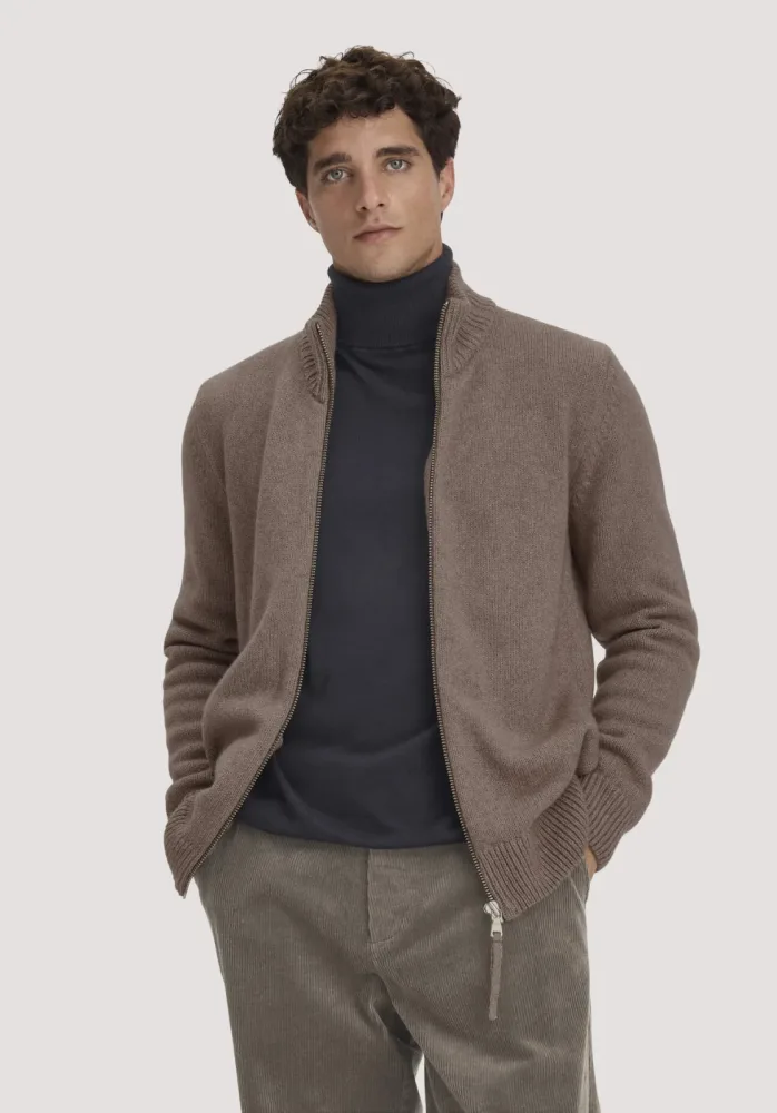 hessnatur Herren Strick Jacke Regular aus Bio-Merinowolle mit Bio-Baumwolle - braun - Größe S