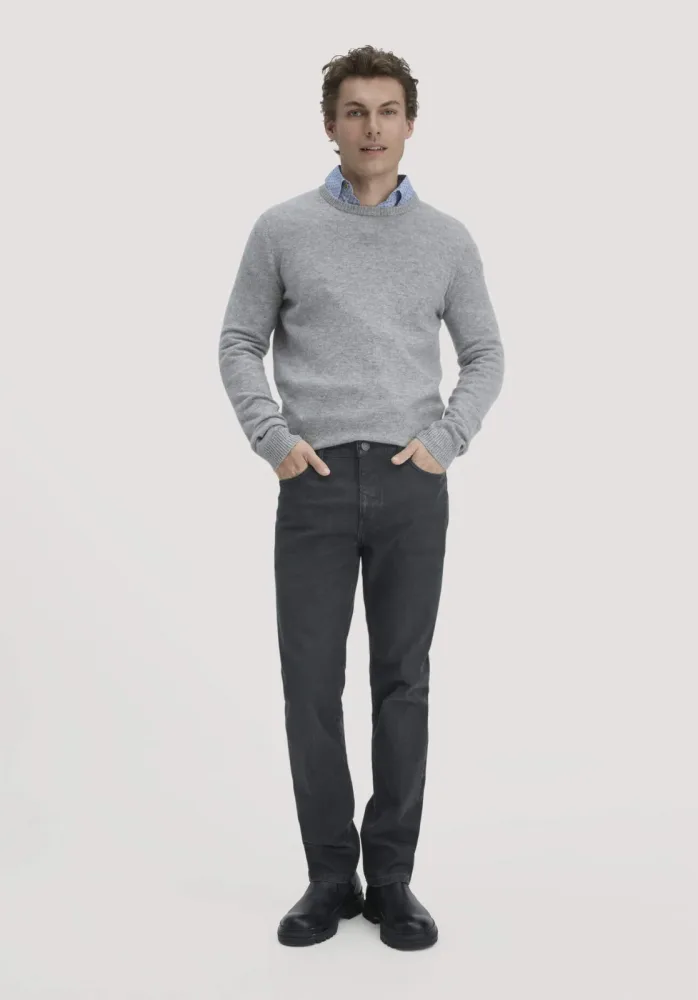 hessnatur Herren Jeans BEN Regular Straight BETTER RECYCLING aus Bio-Denim - schwarz Grösse34/32