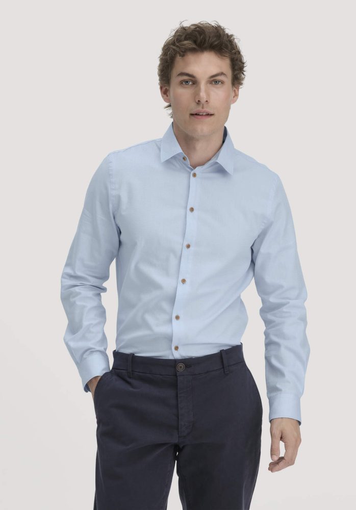 hessnatur Herren Hemd mit Punkten Regular aus Bio-Baumwolle - blau GrösseXXL (45/46)