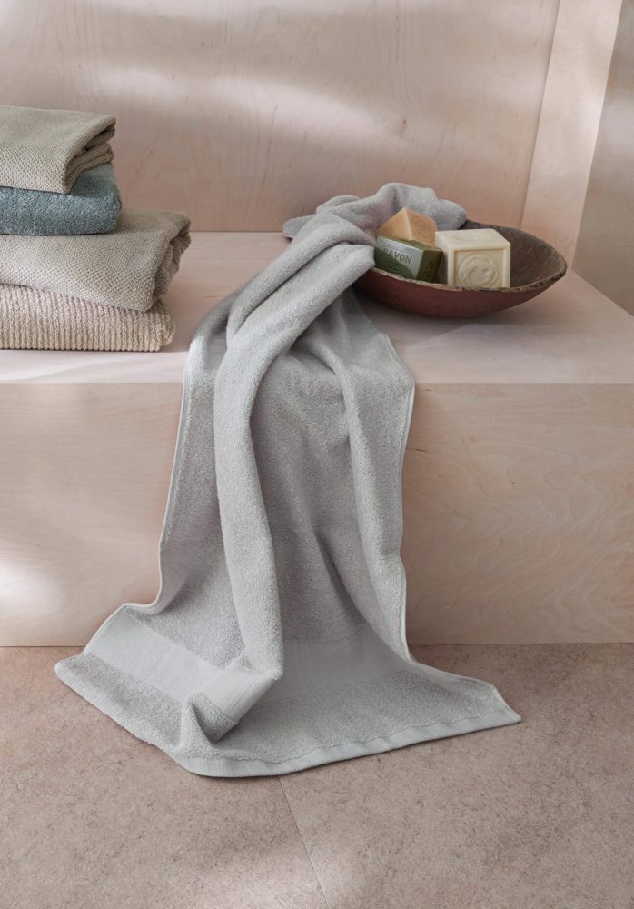 hessnatur Frottier Handtuch aus Bio-Baumwolle - grau Grösse50x100 cm