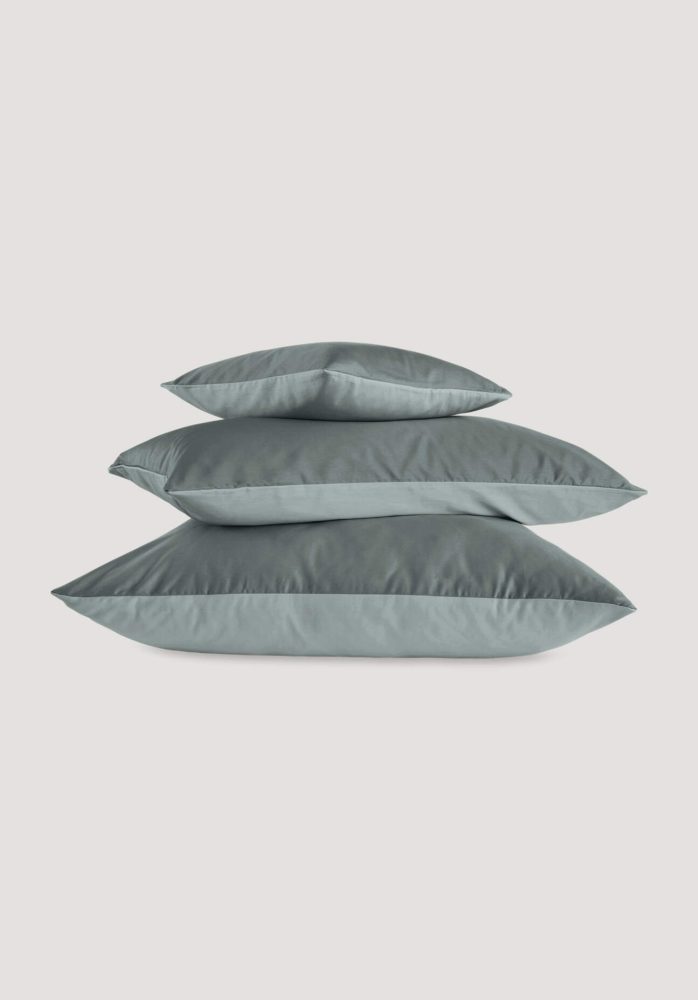 hessnatur Satin Wende-Kissenbezug aus Bio-Baumwolle - grün Grösse80x80 cm