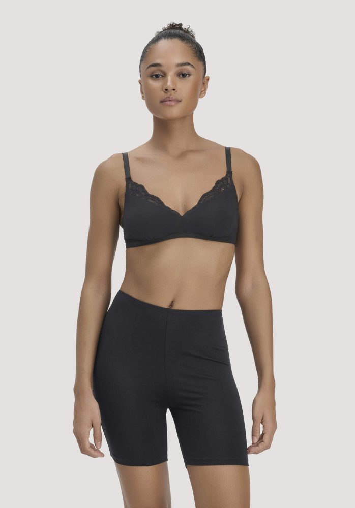 hessnatur Damen Shorts High Waist PURE FLOW aus TENCEL™ Modal - schwarz Grösse34