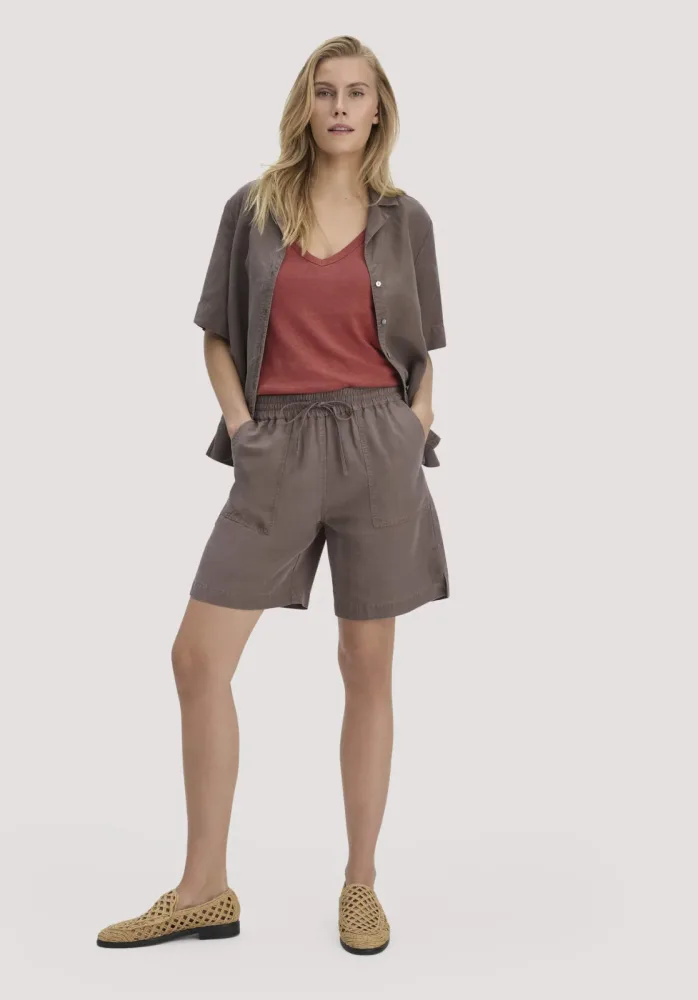 hessnatur Damen Shorts Relaxed aus weichem TENCEL Lyocell mit Leinen - braun Grösse34