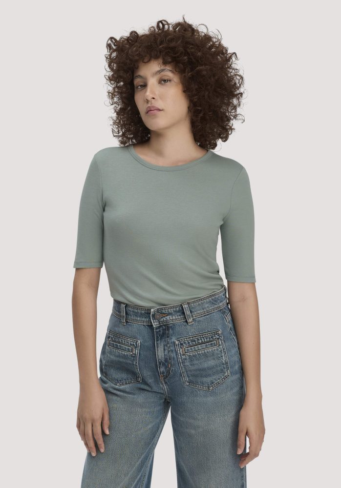 hessnatur Damen Softrib T-Shirt Fitted aus Bio-Baumwolle und TENCEL™ Modal - grün Grösse46