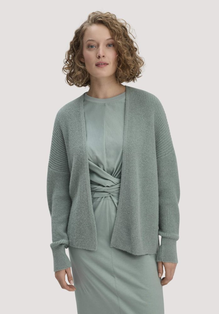 hessnatur Damen Strick Jacke Oversize aus Alpaka - grün GrösseS