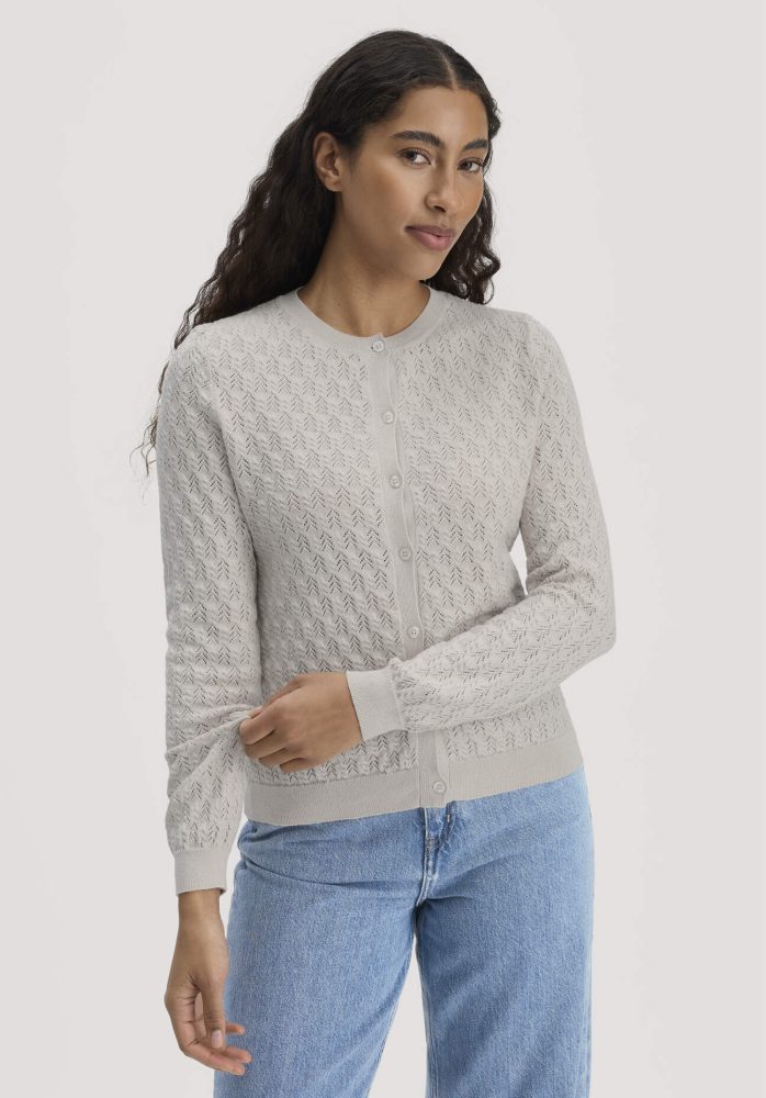 hessnatur Damen Strick Jacke Regular aus Bio-Baumwolle mit Merinowolle - beige GrösseXL
