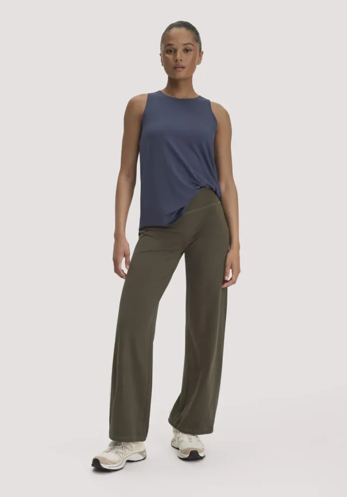 hessnatur Loungewear Hose Regular ACTIVE LIGHT aus Bio-Baumwolle - grün - Größe L