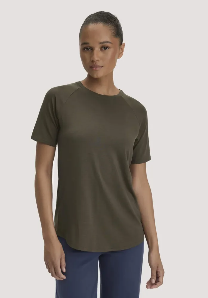 hessnatur Loungewear T-Shirt Regular ACTIVE COMFORT aus TENCEL? Lyocell - grün - Größe 42