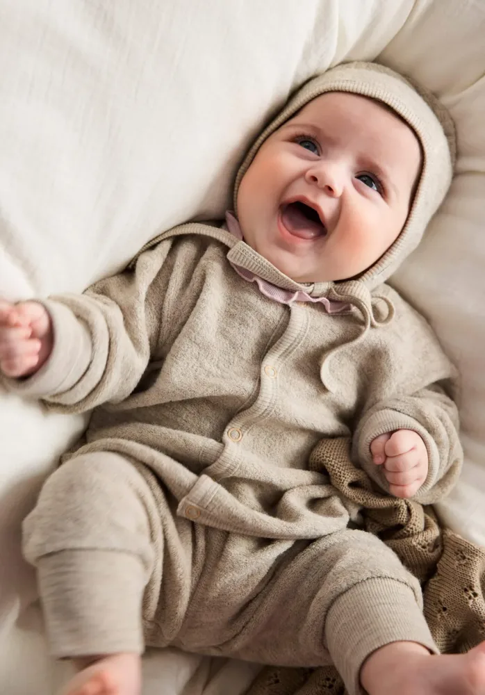 hessnatur Baby Wollfrottee Jacke aus Bio-Merinowolle - beige - Größe 62/68