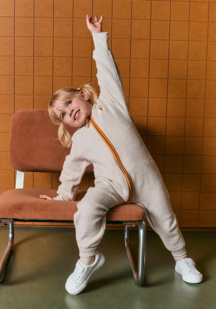 hessnatur Baby Fleece Overall DIE MAUS aus Bio-Baumwolle - beige - Größe 86/92