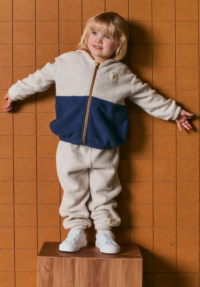 hessnatur Baby Fleece Jacke Regular DIE MAUS aus Bio-Baumwolle - blau - Größe 86/92
