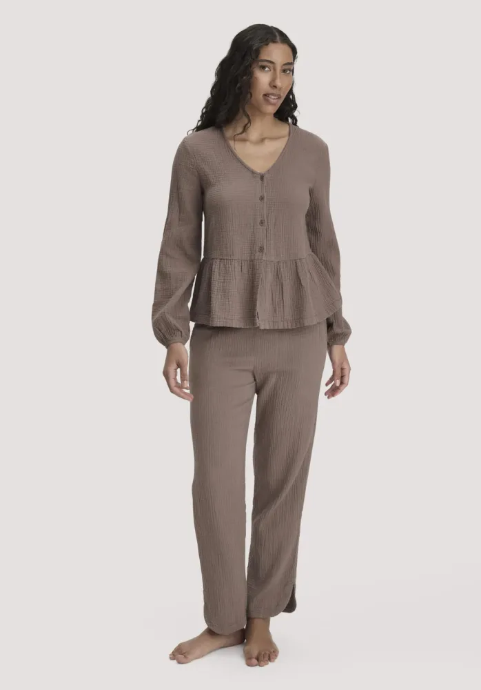 hessnatur Damen Musselin Schlafhose Regular PURE COMFORT aus Bio-Baumwolle - braun - Größe 34