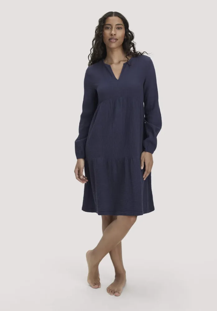 hessnatur Damen Musselin Nachthemd Relaxed PURE COMFORT aus Bio-Baumwolle - blau - Größe 48