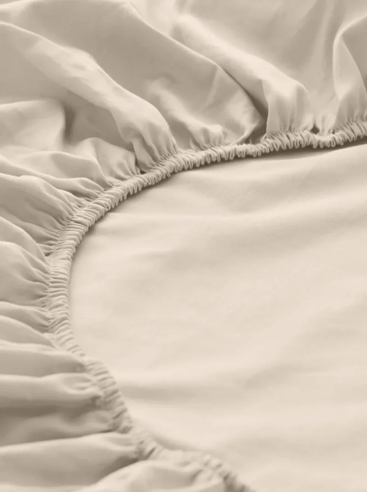 hessnatur Satin Spannbettlaken aus Bio-Baumwolle - beige - Größe 140-160x200 cm