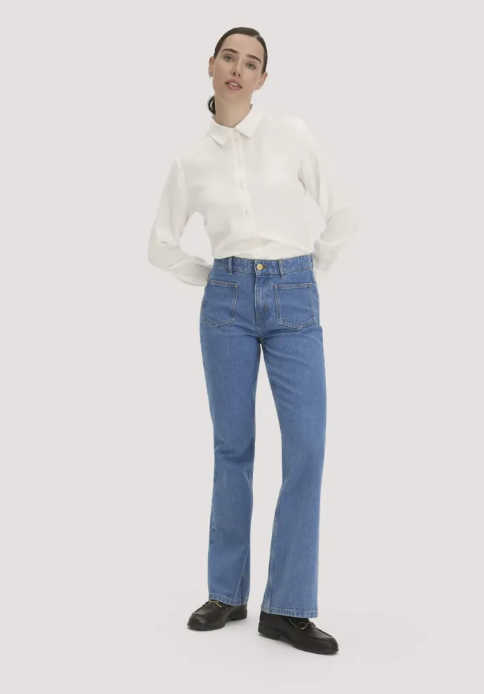 hessnatur Damen Jeans Flared Leg aus Bio-Baumwolle - blau Grösse27