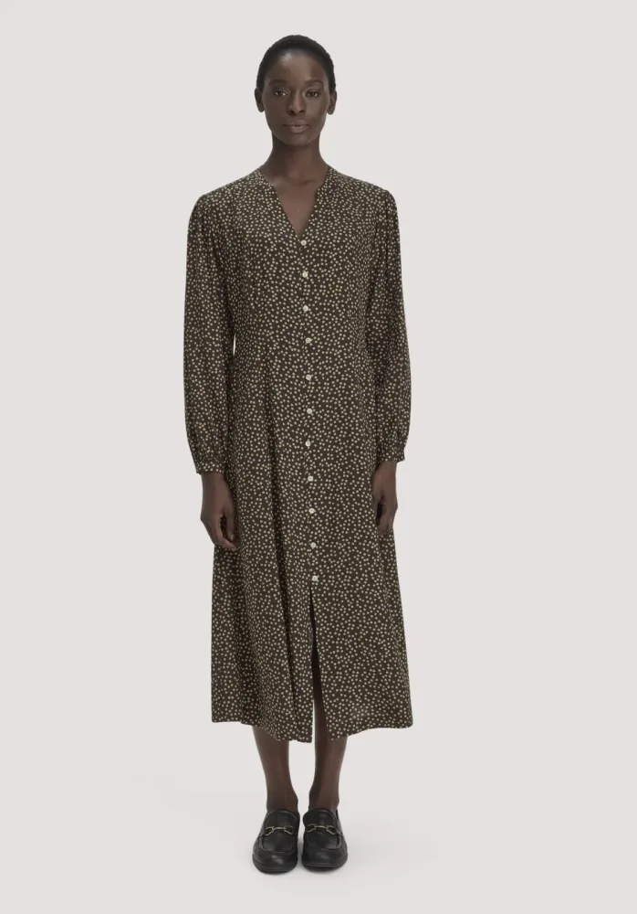 hessnatur Damen Midikleid Relaxed aus SaXcell® Lyocell - braun - Größe 36