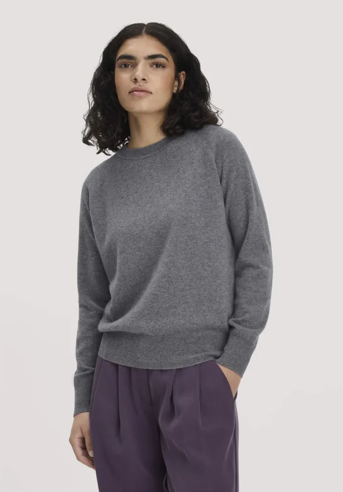 hessnatur Damen Pullover Relaxed BETTER RECYCLING aus Cashmere mit Recycling-Anteil - grau - Größe XS