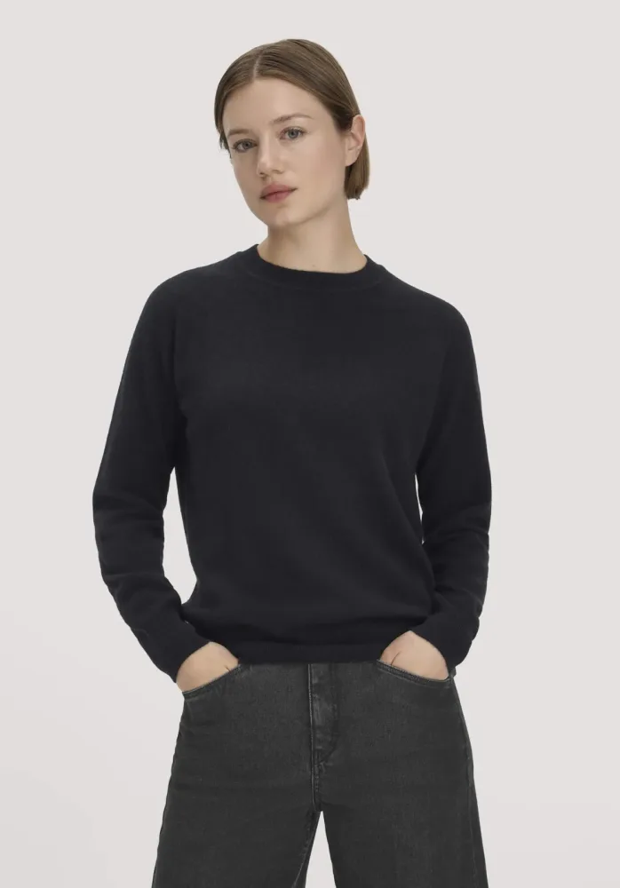 hessnatur Damen Pullover Relaxed BETTER RECYCLING aus Cashmere mit Recycling-Anteil - schwarz - Größe XS