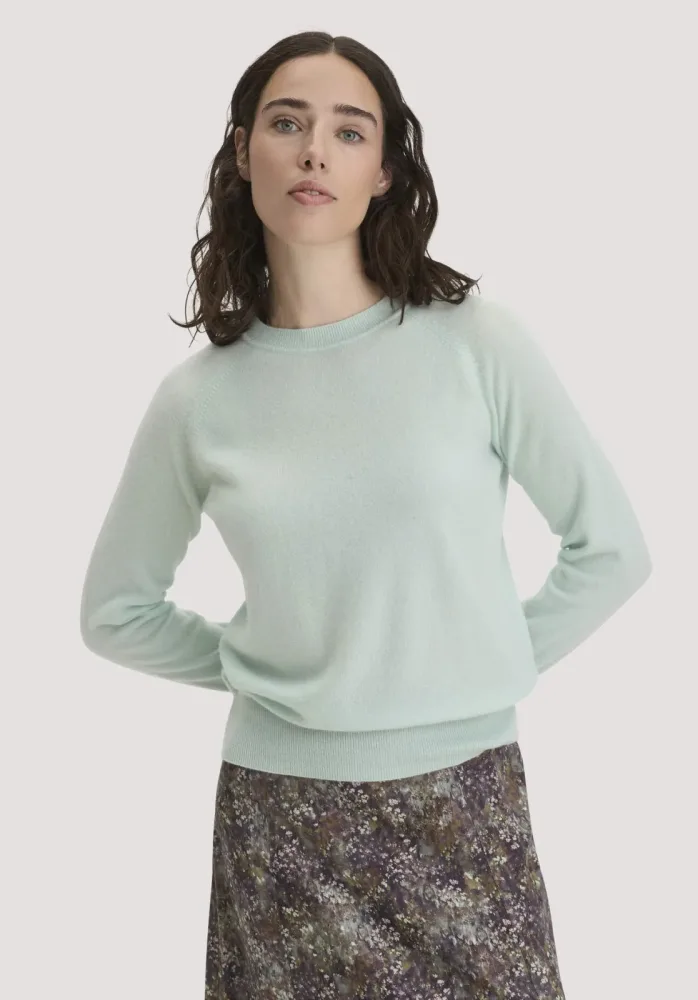 hessnatur Damen Pullover Relaxed BETTER RECYCLING aus Cashmere mit Recycling-Anteil - grün - Größe S