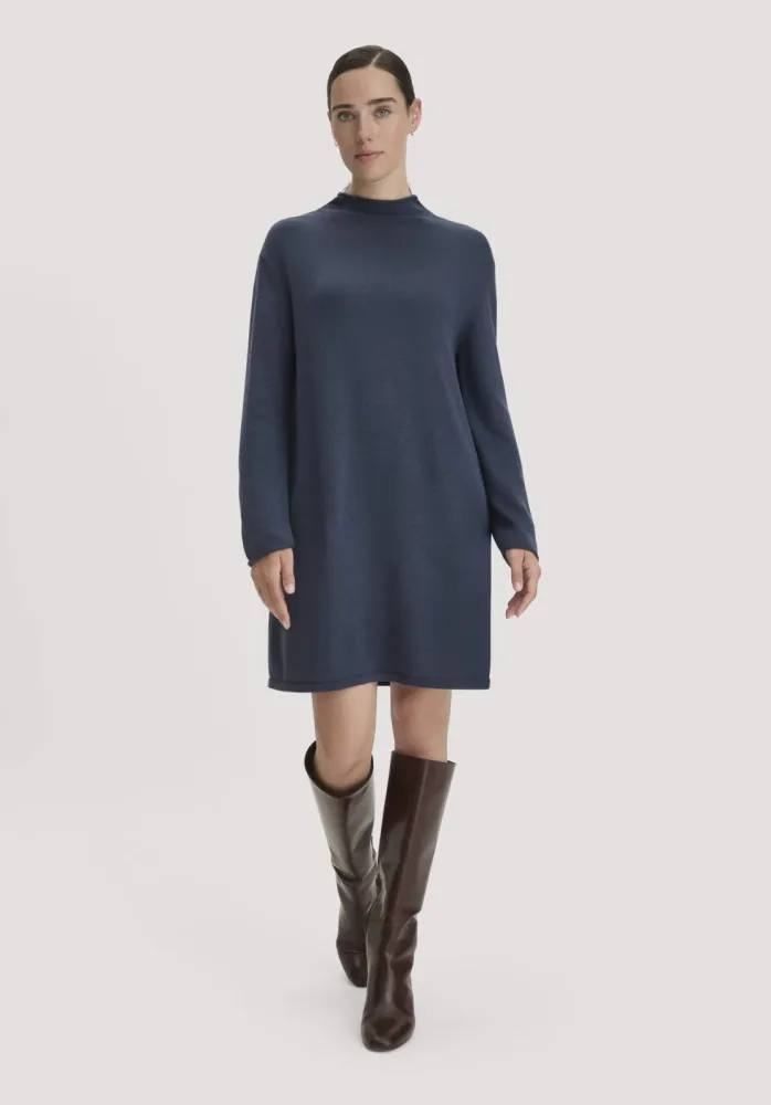 hessnatur Damen Strickkleid Relaxed aus TENCEL? Lyocell mit Bio-Baumwolle - blau - Größe M