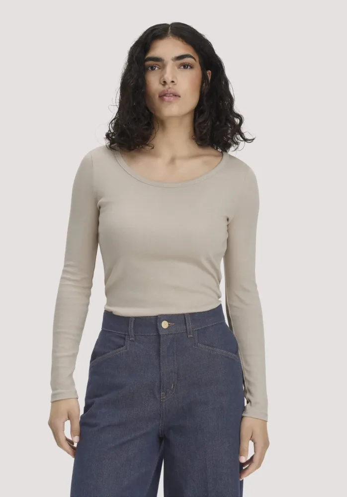 hessnatur Damen Softrib Longsleeve Fitted aus Bio-Baumwolle und TENCEL? Modal - beige - Größe 44