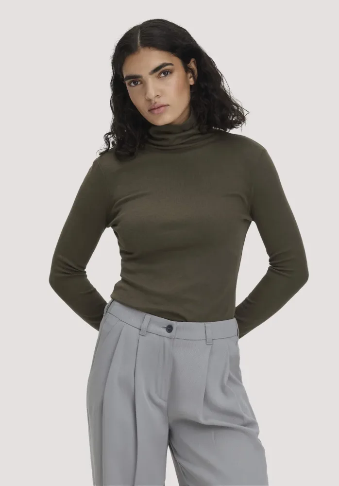 hessnatur Damen Softrib Longsleeve Fitted aus Bio-Baumwolle und TENCEL? Modal - grün - Größe 40