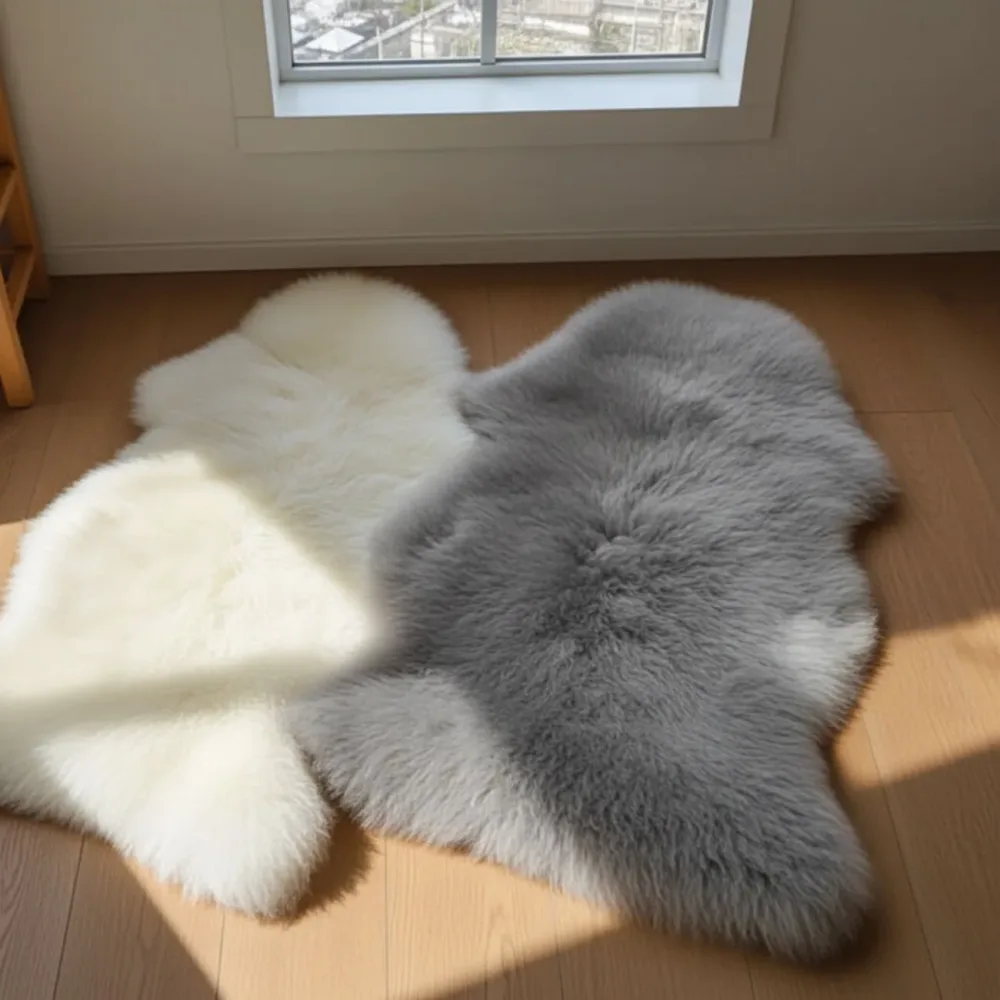 Echte Schaffelle im 2er-Set, flauschig & besonders weich, grau und elfenbein, 90 x 60 cm