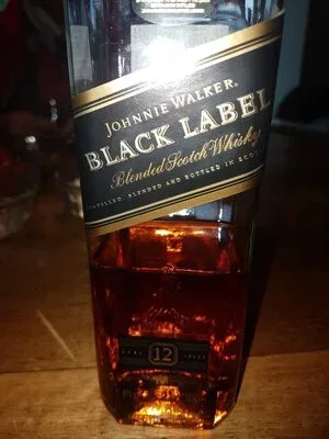 Johnnie Walker Black Label Blended Scotch Whisky - Aged 12 Years / 40 % vol. / 0,7 L Flasche