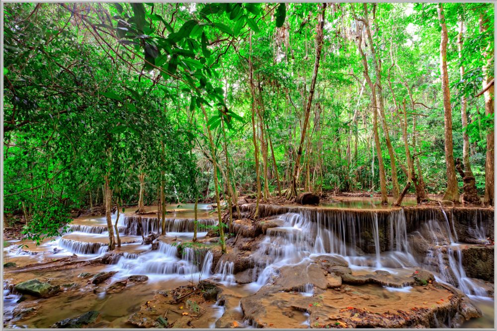 image LAND Bild mit Rahmen Kleiner Wasserfall im Wald 1  | Schubiger Möbel