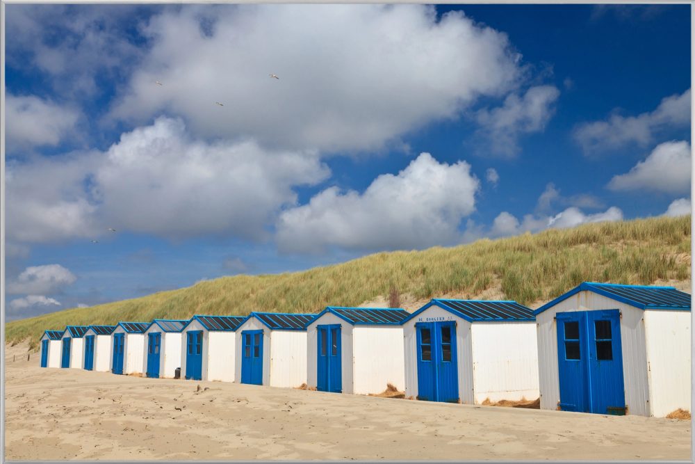 image LAND Bild mit Rahmen Reihe mit Strandhäusern  | Schubiger Möbel