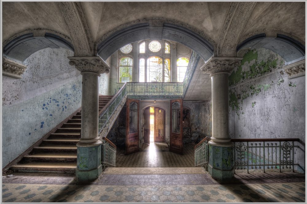 image LAND Bild mit Rahmen Lost Place Treppenhaus 3  | Schubiger Möbel