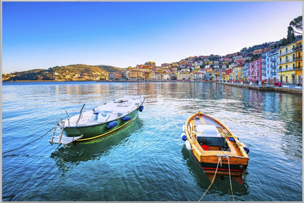 image LAND Bild mit Rahmen Kleine Boote Auf Italienischen See  | Schubiger Möbel