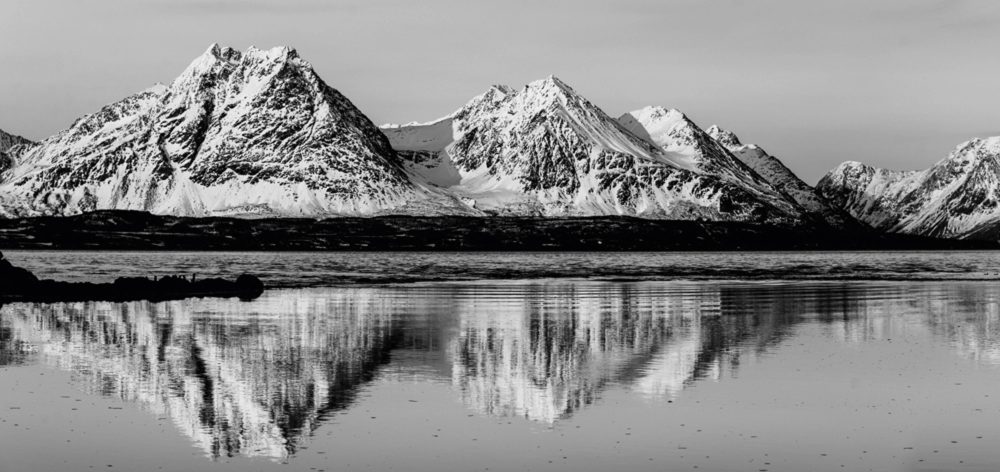 image LAND Alubild Spiegelnde Winterberge  | Schubiger Möbel