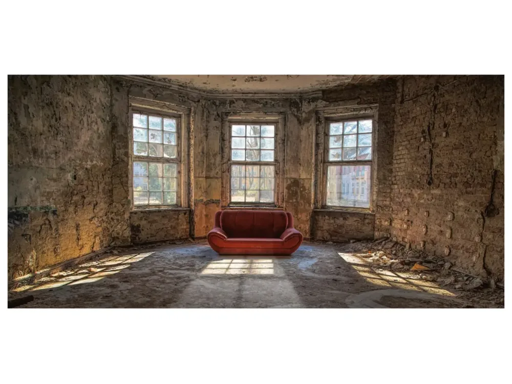 image LAND Digitaldruck auf Acrylglas Rotes Sofa  | Schubiger Möbel