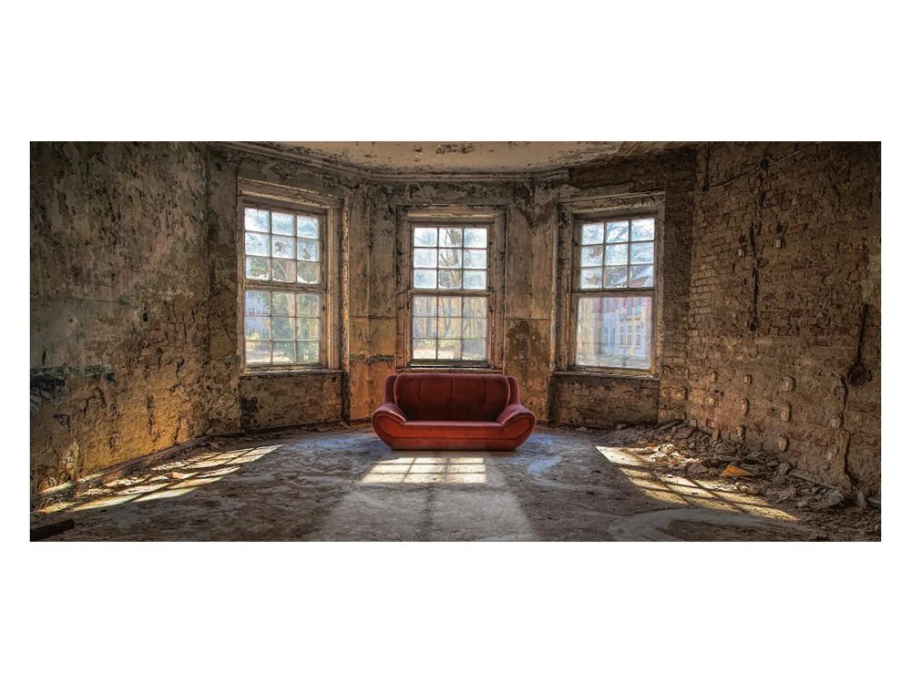image LAND Digitaldruck auf Acrylglas Rotes Sofa  | Schubiger Möbel