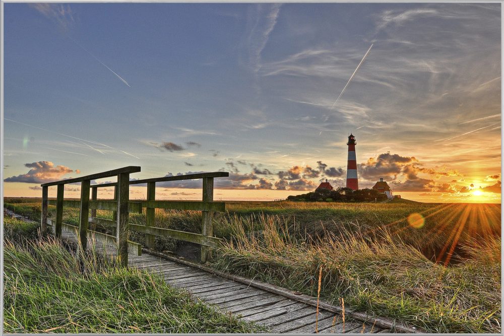 image LAND Bild mit Rahmen Leuchtturm Westerheversand 2  | Schubiger Möbel