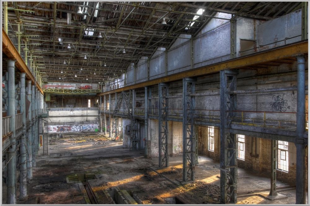 image LAND Bild mit Rahmen Werkshalle  | Schubiger Möbel