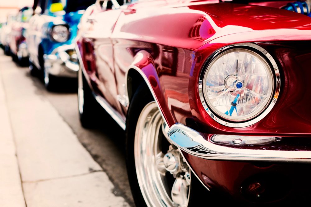 image LAND Alubild Roter Oldtimer  | Schubiger Möbel