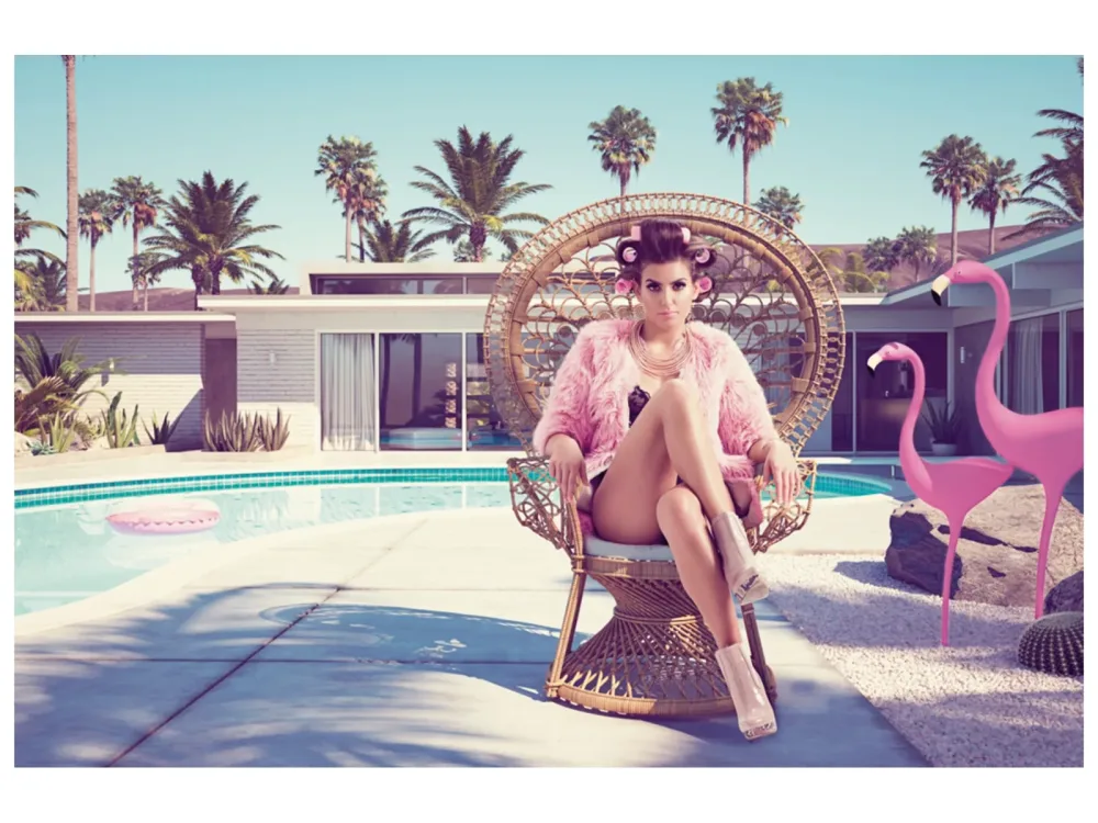image LAND Alubild Dame mit Flamingos  | Schubiger Möbel
