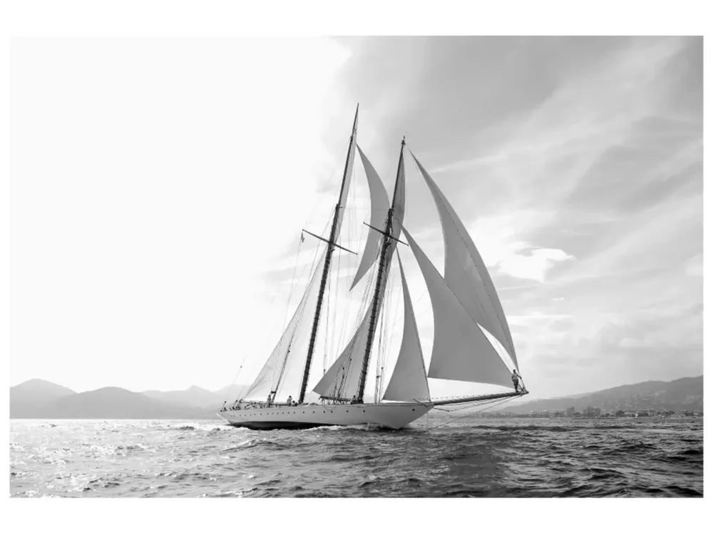 image LAND Digitaldruck auf Glas Segelschiff in Schwarz Weiss  | Schubiger Möbel