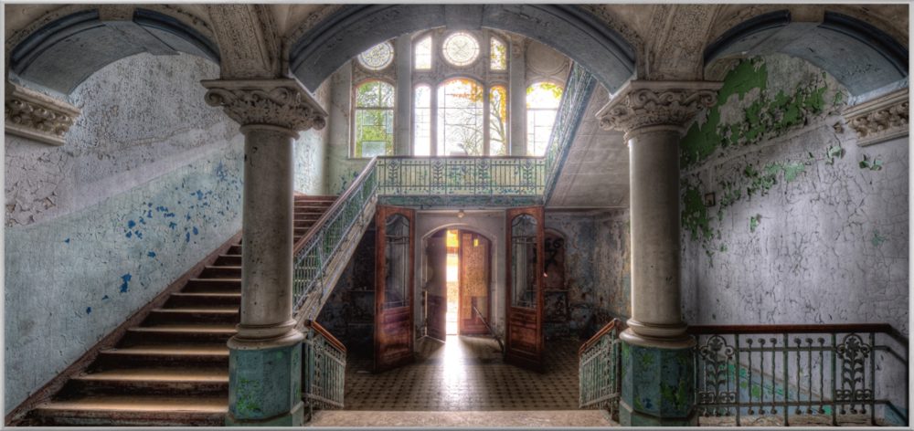 image LAND Bild mit Rahmen Lost Place Treppenhaus 3  | Schubiger Möbel