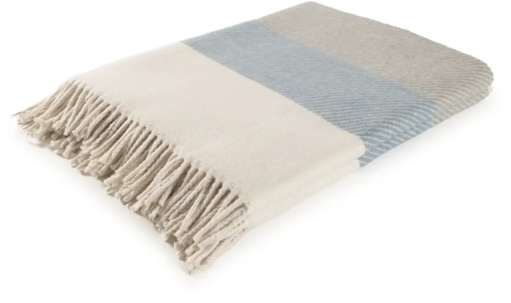 Magma Plaid Sanja Himmelblau 200x150 cm  | Schubiger Möbel