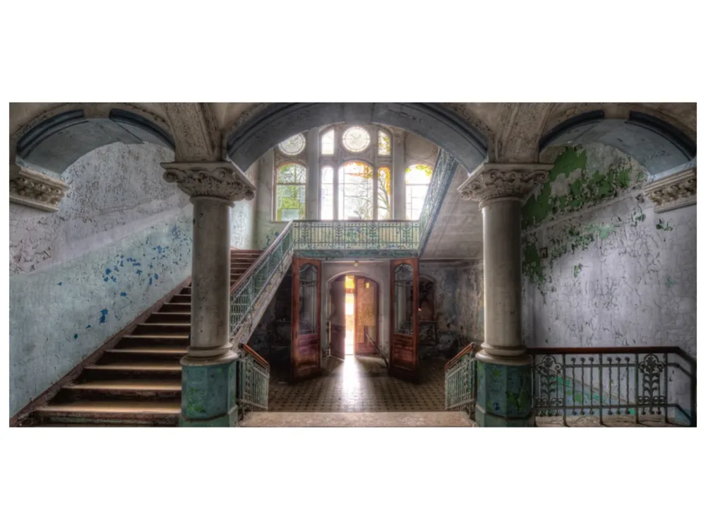 image LAND Alubild Lost Place Treppenhaus 3  | Schubiger Möbel