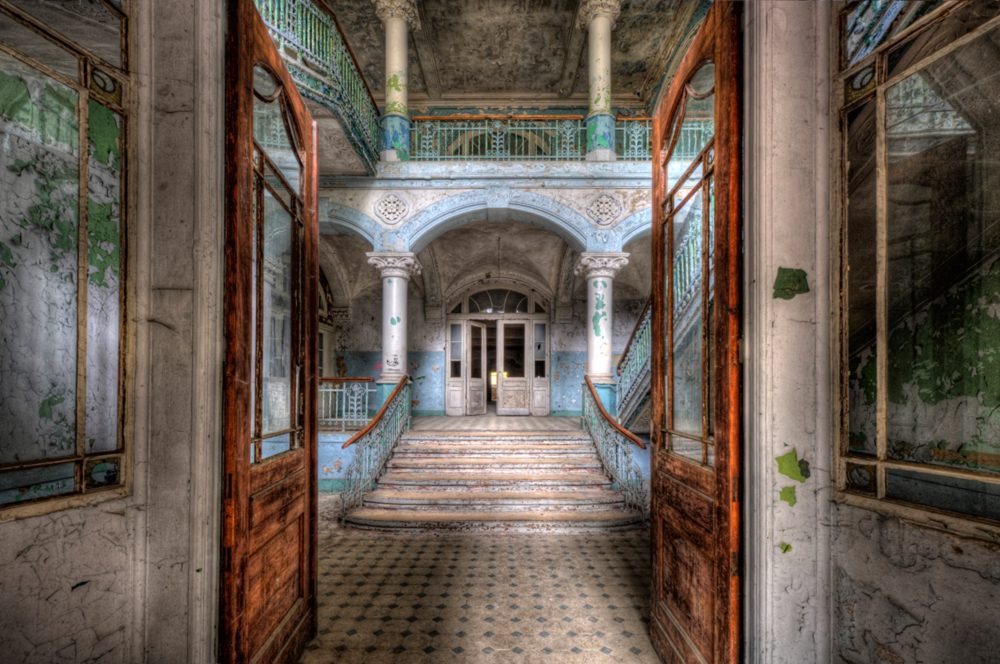image LAND Alubild Lost Place Treppe 2  | Schubiger Möbel