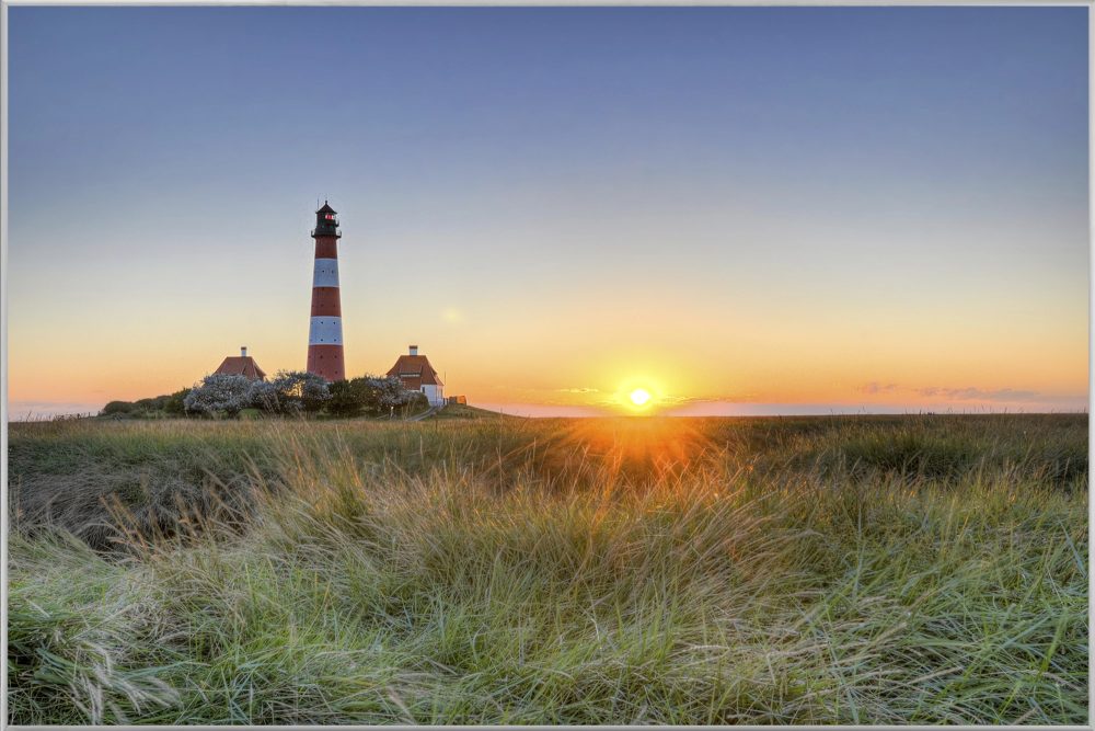 image LAND Bild mit Rahmen Leuchtturm Westerheversand 1  | Schubiger Möbel