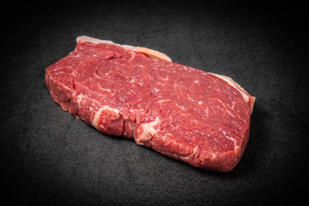 Schweizer Rindsentrecôte aus Weidehaltung portioniert