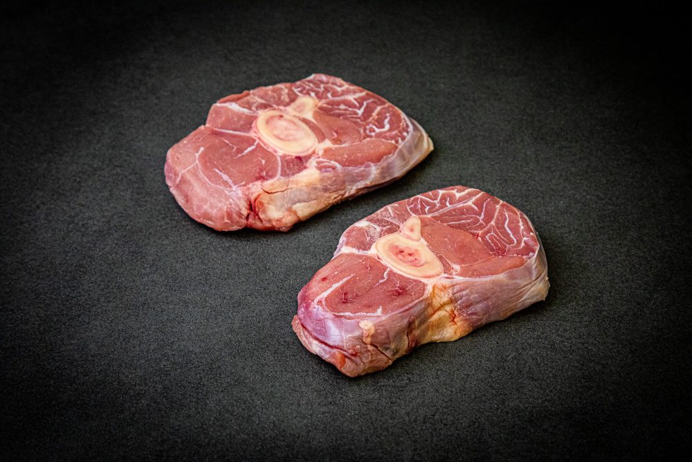 Schweizer Kalbshaxen portioniert