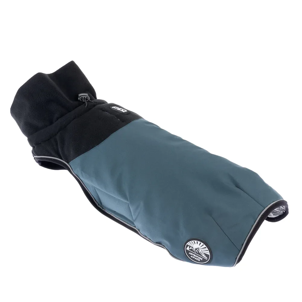 TIAKI Hundemantel Warmup Pro Sky - ca. 50 cm Rückenlänge